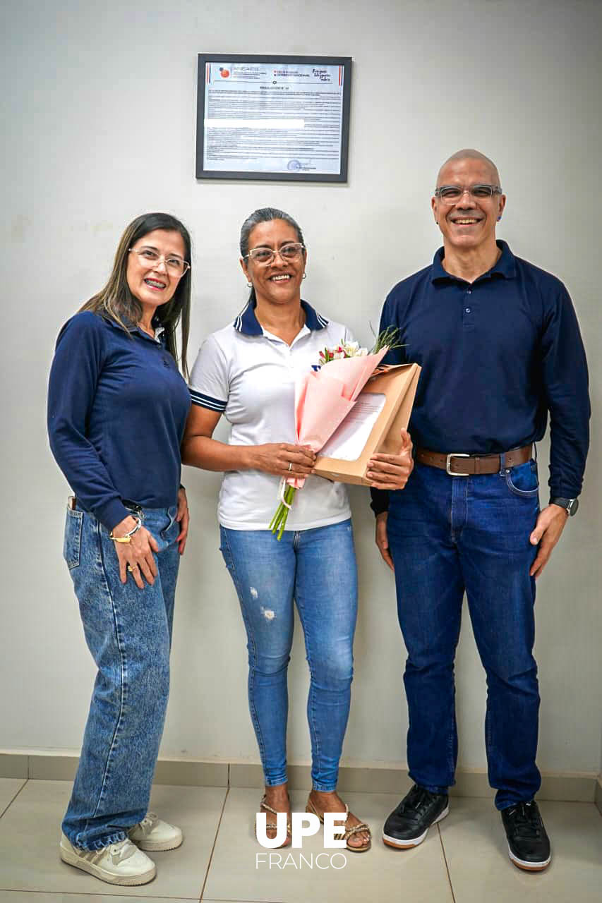 Homenaje a la Lic. Lilian Montiel por 25 años de trayectoria institucional